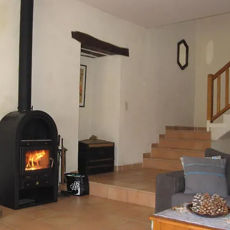 Holiday home Pretty Stone House With Terrace And Garden, Lussan