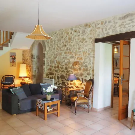Holiday home Pretty Stone House With Terrace And Garden, Lussan *
