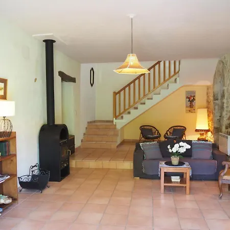 Holiday home Pretty Stone House With Terrace And Garden, Lussan