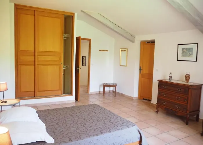 Vakantiehuis In Near Pont Du Gard Lussan (Gard)